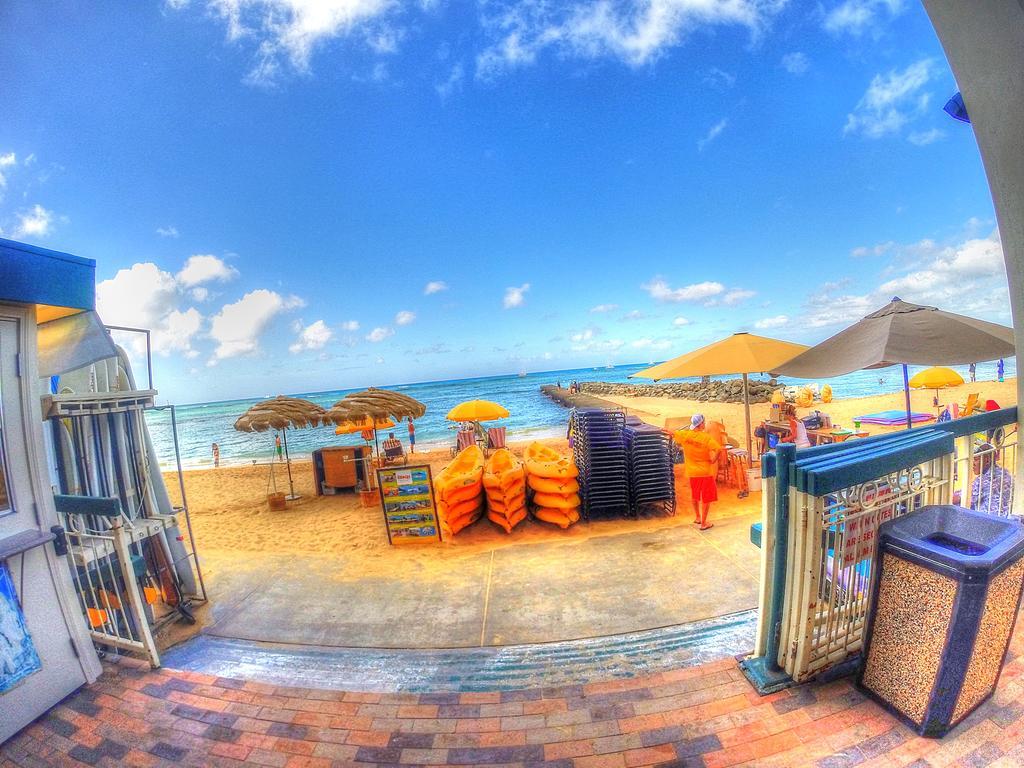 Waikiki Shore 515 Beachfront & Upgrade Apartment โฮโนลูลู ภายนอก รูปภาพ