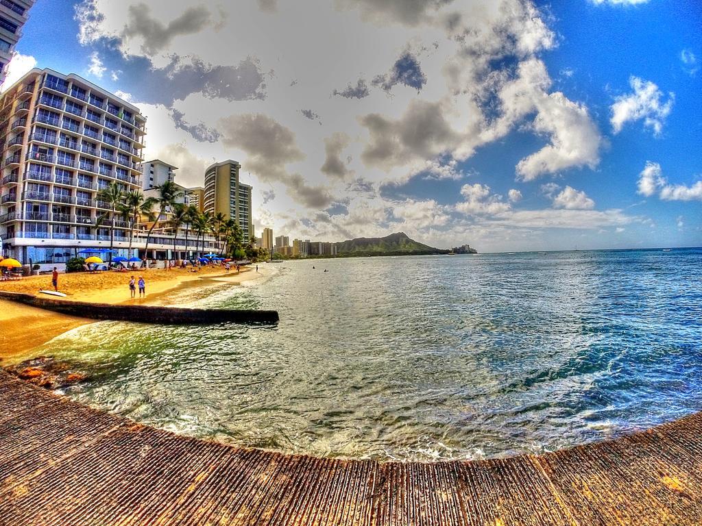 Waikiki Shore 515 Beachfront & Upgrade Apartment โฮโนลูลู ภายนอก รูปภาพ