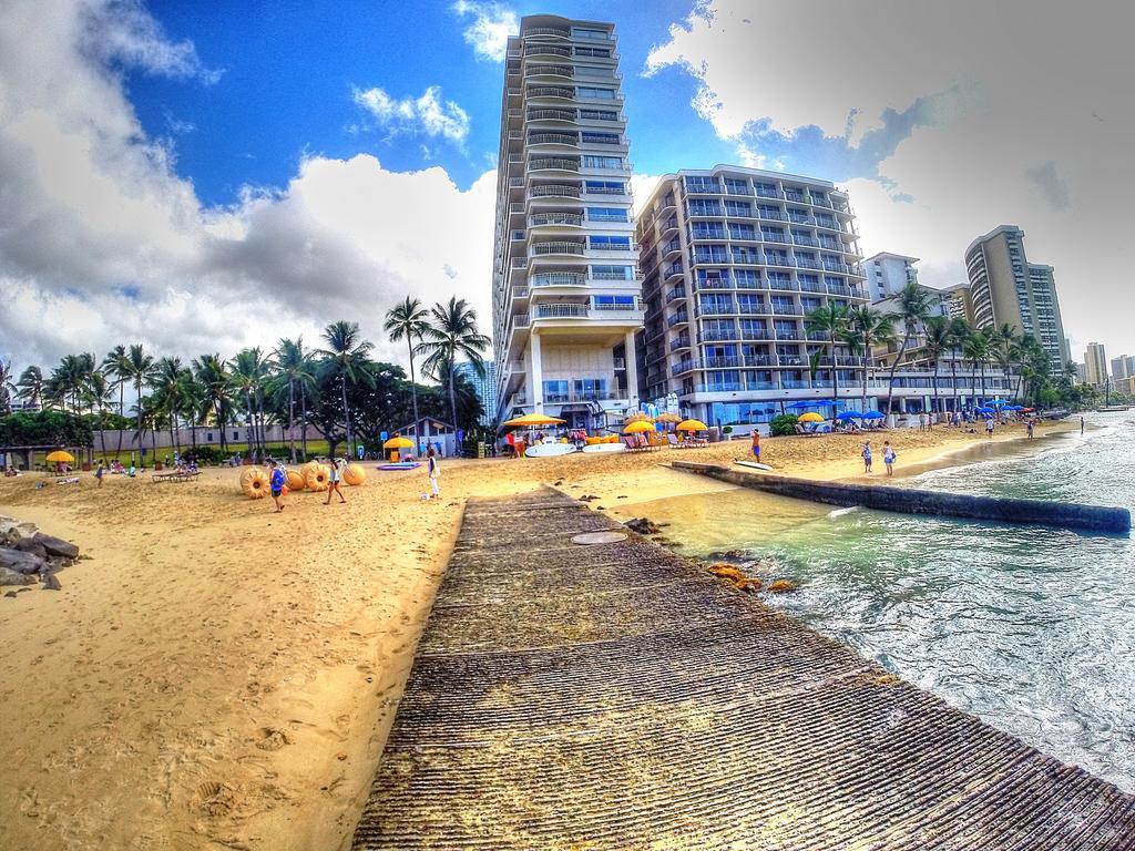 Waikiki Shore 515 Beachfront & Upgrade Apartment โฮโนลูลู ภายนอก รูปภาพ