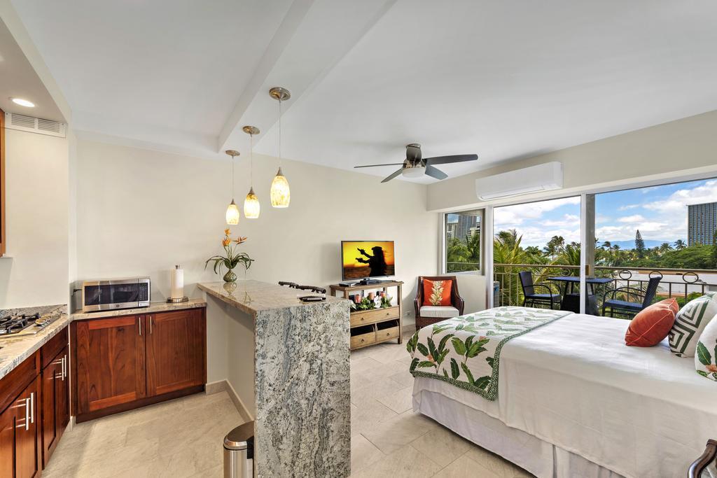Waikiki Shore 515 Beachfront & Upgrade Apartment โฮโนลูลู ภายนอก รูปภาพ