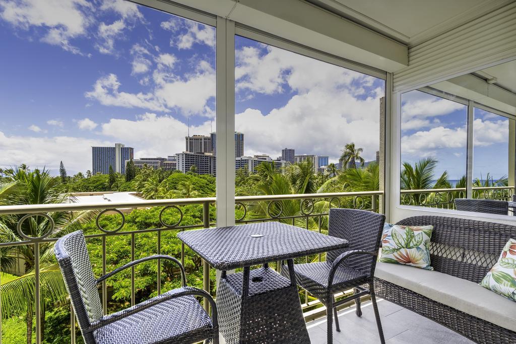 Waikiki Shore 515 Beachfront & Upgrade Apartment โฮโนลูลู ภายนอก รูปภาพ